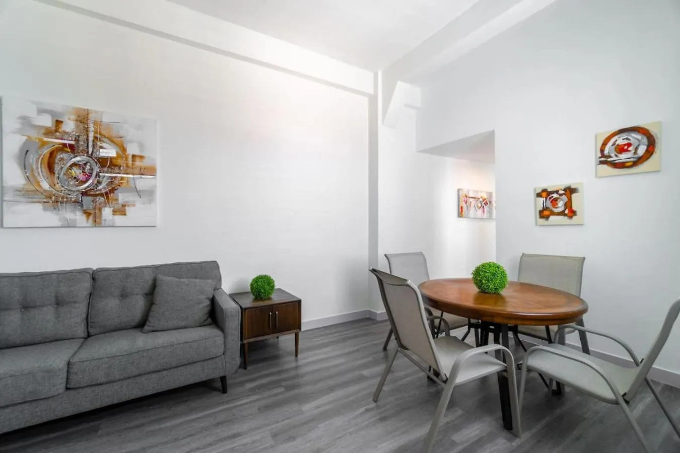Modern 2 Apartments 3-Bedroom - 10 Guests In Historic Old サンジョアン
